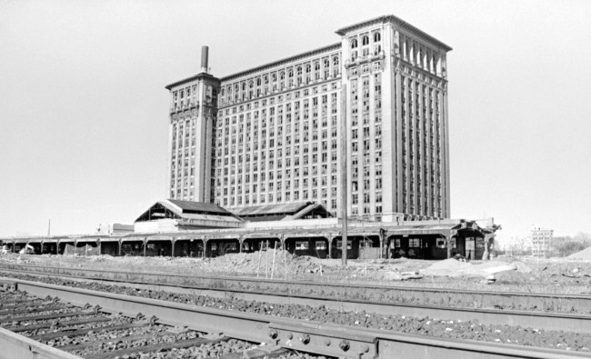 1.train_station